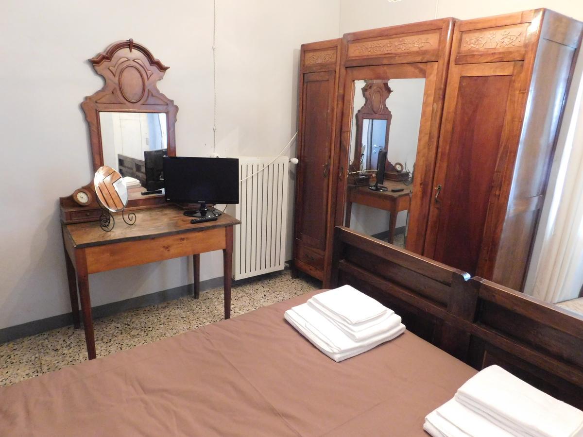 Il Duca Bianco Hotel Calosso Luaran gambar