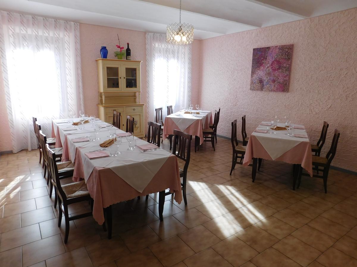 Il Duca Bianco Hotel Calosso Luaran gambar