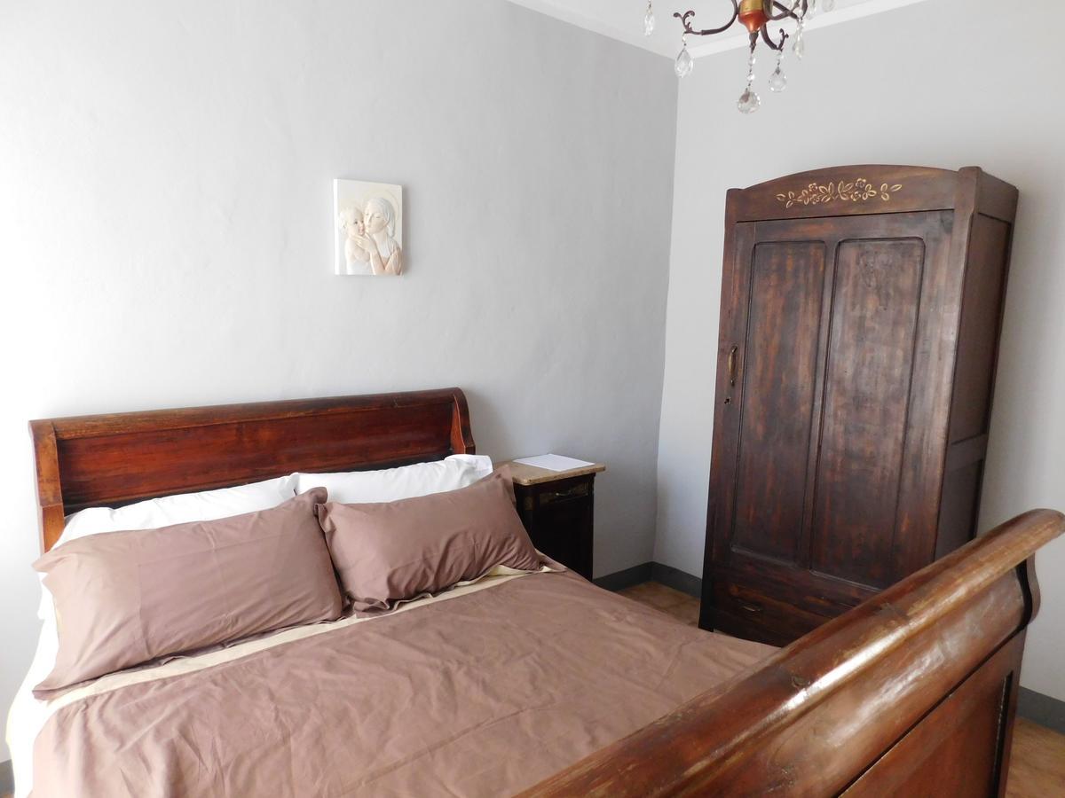 Il Duca Bianco Hotel Calosso Luaran gambar