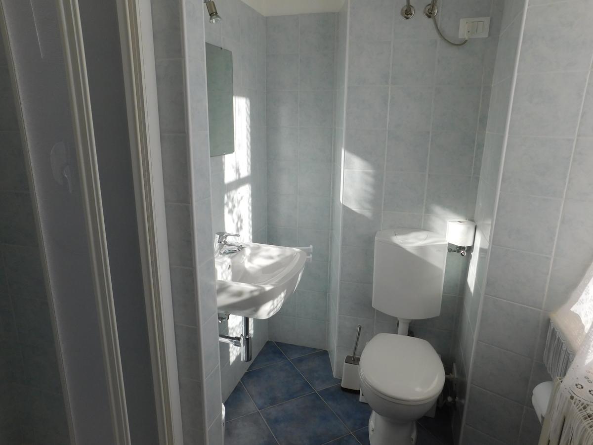 Il Duca Bianco Hotel Calosso Luaran gambar